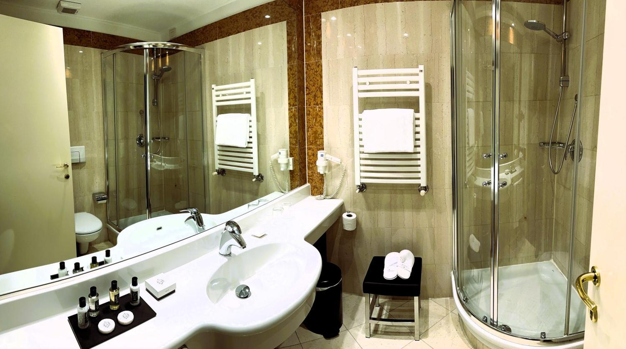เดอะ รีเจนซี โฮเต็ล-ใหม่ Hotel ลิสโซเน ห้อง รูปภาพ